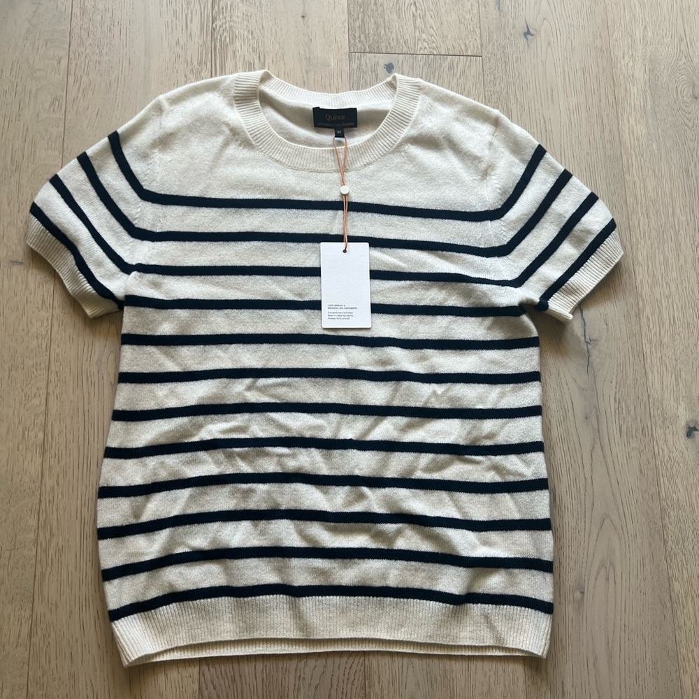 NWT Quince 100% Mongolian Cashmere Sweater in Cream and Navy *some pilling*